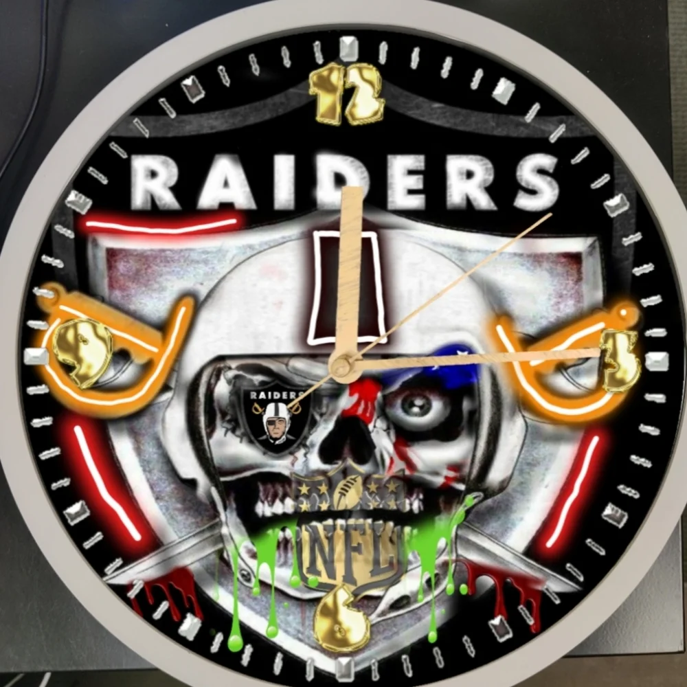 Raiders clock - Picture 3 of 4